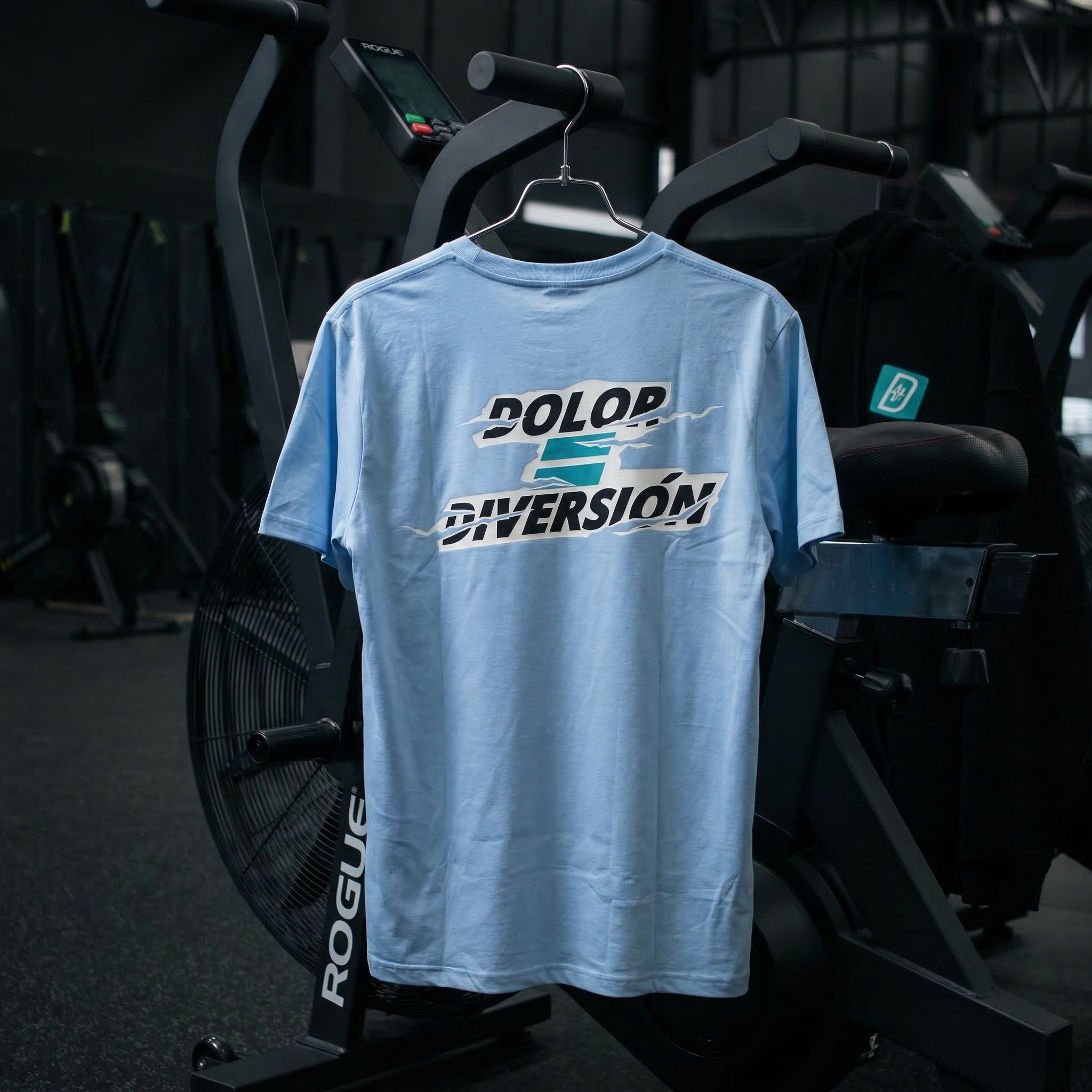 Dux Tee — Dolor = Diversión